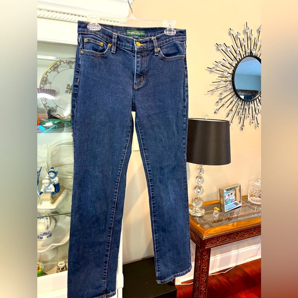 Lauren Ralph Lauren Denim Size 6 straight leg jeans like new condition!